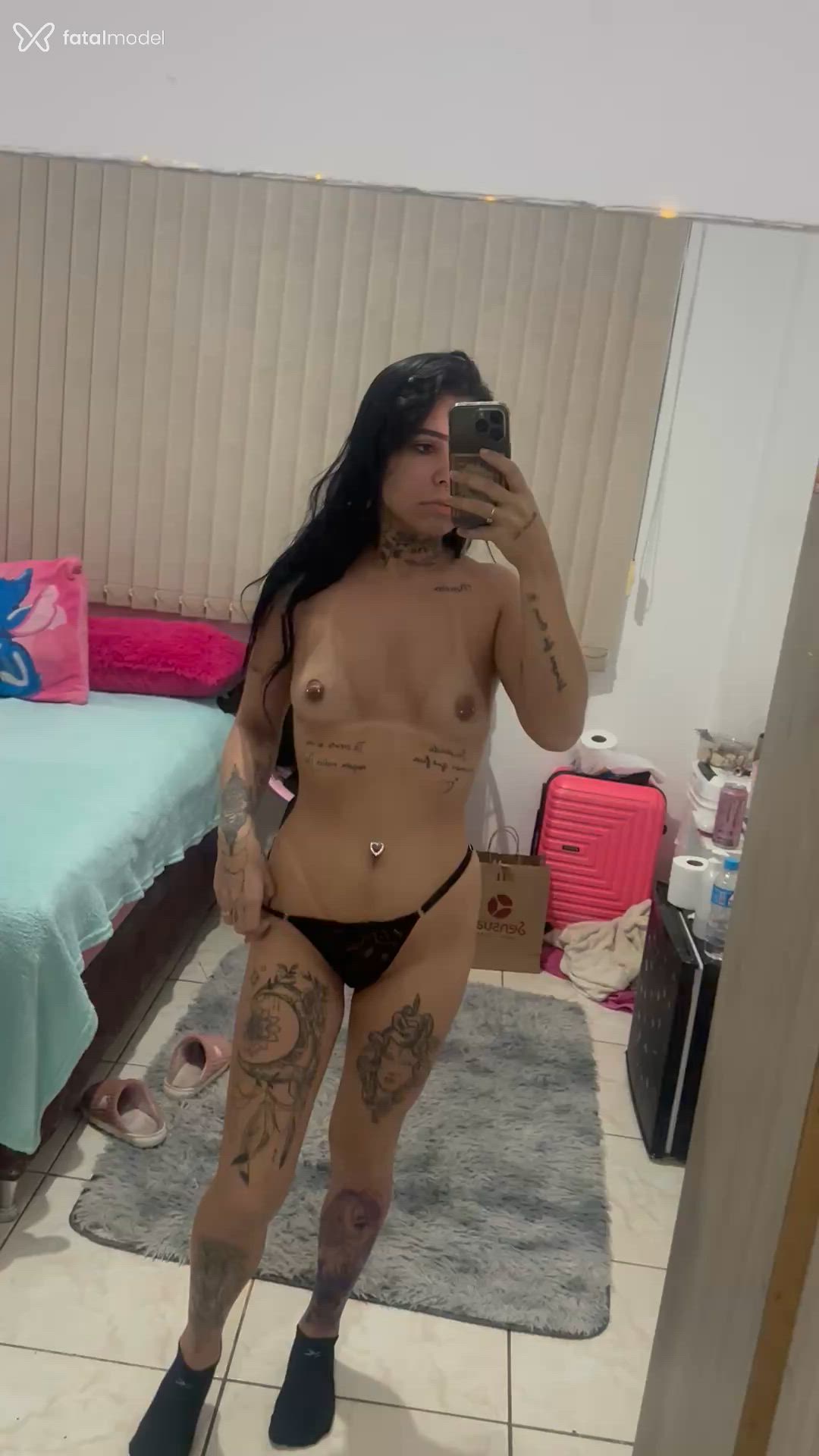 Acompanhante mulher morena (o) de olhos mel - Roberta ribeiro