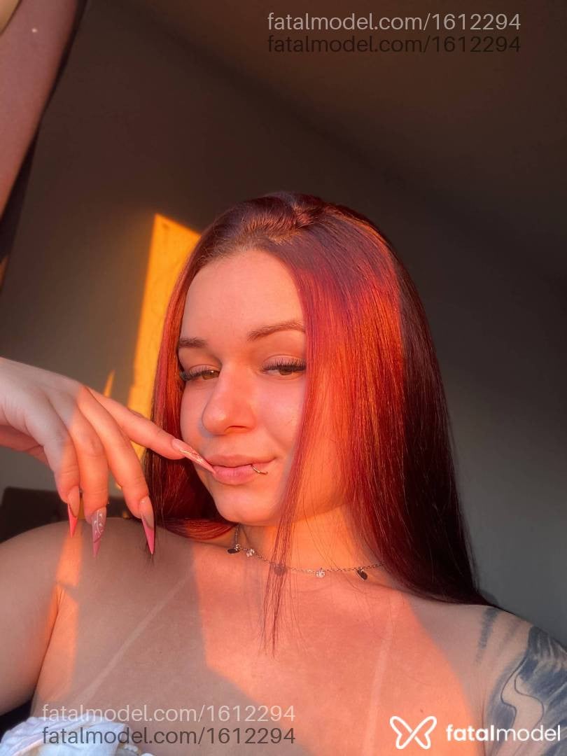 Acompanhante mulher ruiva (o) de olhos verdes - Stefanni Ferrari Acompanhante mulher ruiva (o) de olhos verdes - Stefanni Ferrari