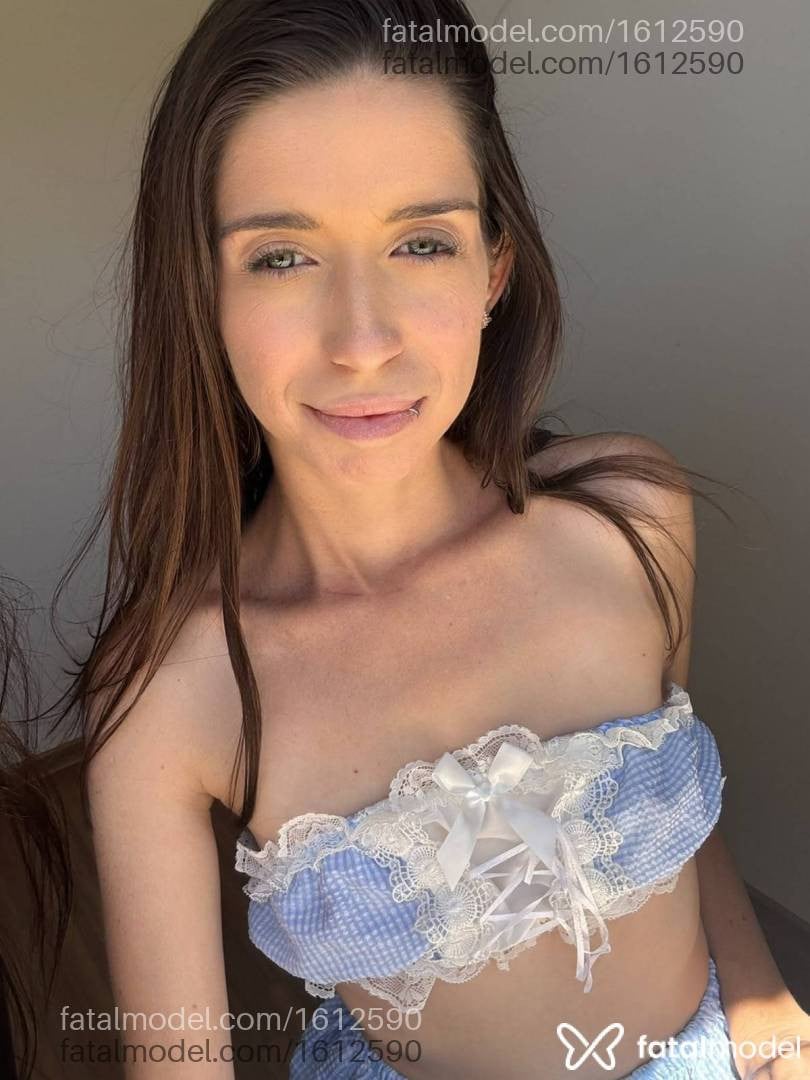 Acompanhante mulher com cabelo castanho de olhos verdes - Anjinhasexy