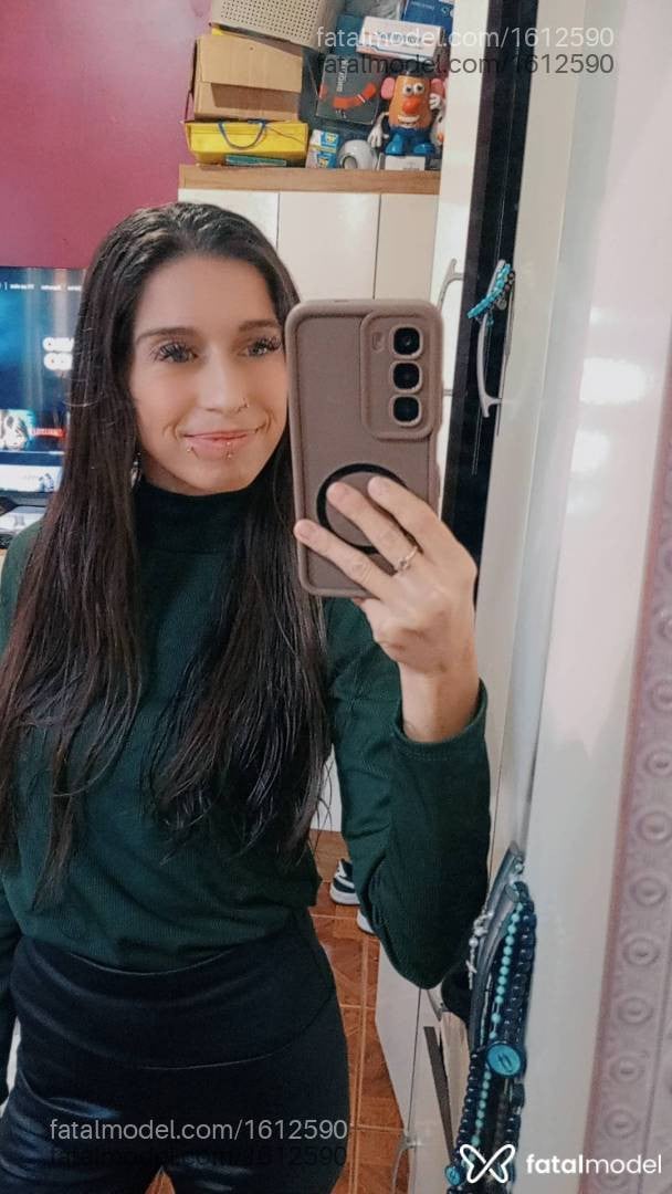 Acompanhante mulher com cabelo castanho de olhos verdes - Anjinhasexy
