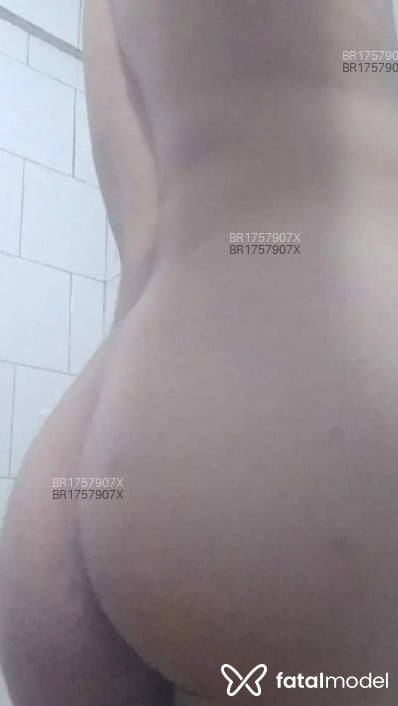 Acompanhante homem com cabelo castanho de olhos castanhos em Criciúma - Diego