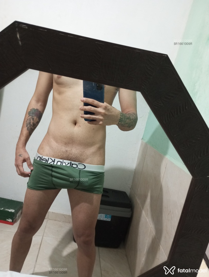 Acompanhante homem morena (o) de olhos castanhos em Maceió - Ricke