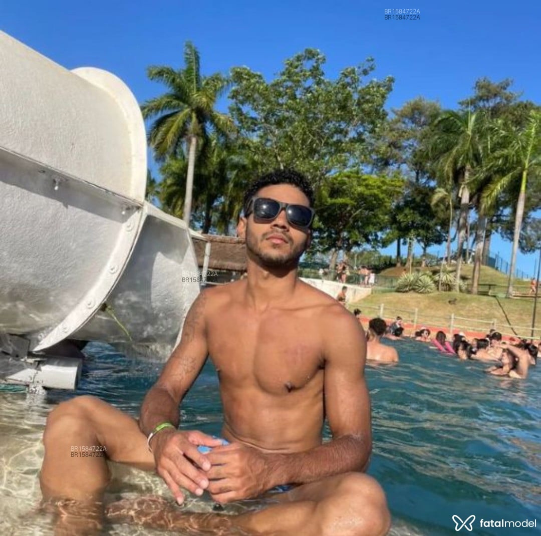 Acompanhante homem morena (o) de olhos castanhos em Valparaíso Acompanhante homem morena (o) de olhos castanhos em Valparaíso - Alexandre Diniz