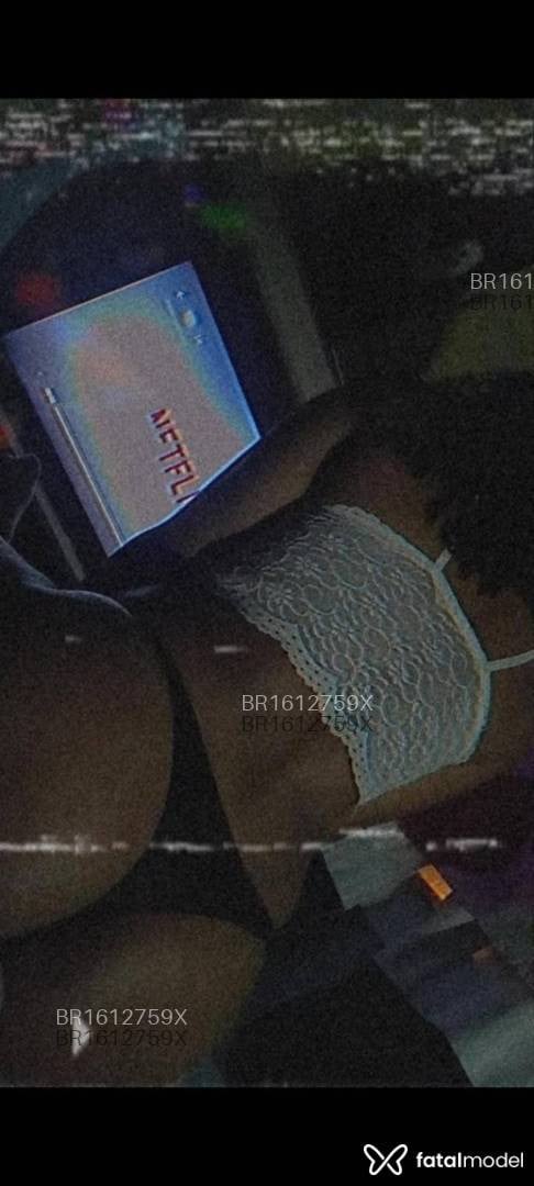 Acompanhante mulher morena (o) de olhos castanhos em Curitiba - Larih