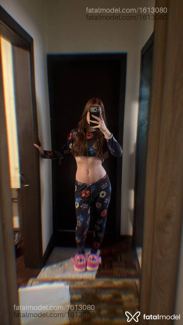 Acompanhante mulher com cabelo castanho de olhos castanhos - Bruna Lorraine