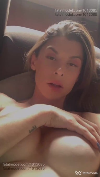 Acompanhante travesti com cabelo castanho de olhos castanhos em Cascavel - Ana Clara
