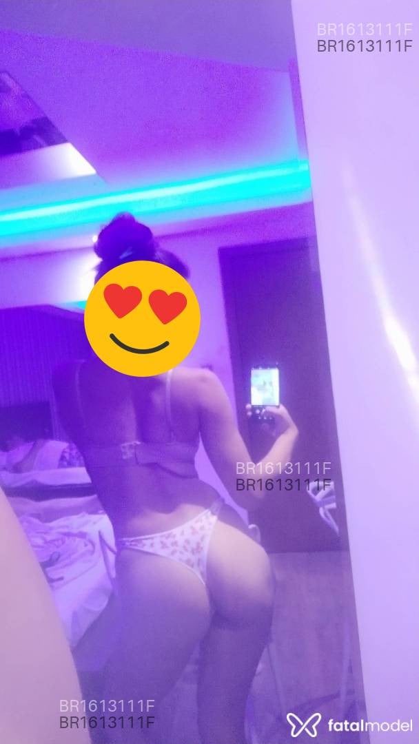Acompanhante mulher com cabelo castanho de olhos castanhos em Pelotas - Kiara