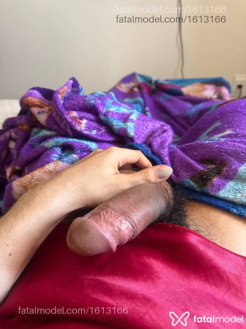 Acompanhante mulher trans loira (o) de olhos castanhos - Aliciebratz