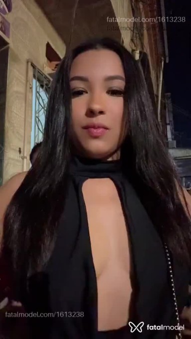 Acompanhante mulher com cabelo castanho de olhos castanhos em Teresópolis Acompanhante mulher com cabelo castanho de olhos castanhos em Teresópolis - Bella