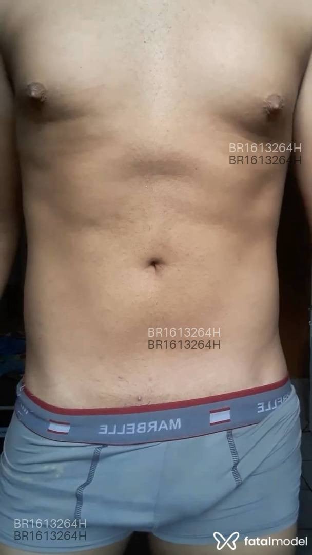 Acompanhante homem morena (o) de olhos castanhos em Toledo Acompanhante homem morena (o) de olhos castanhos em Toledo - Henrique Santos