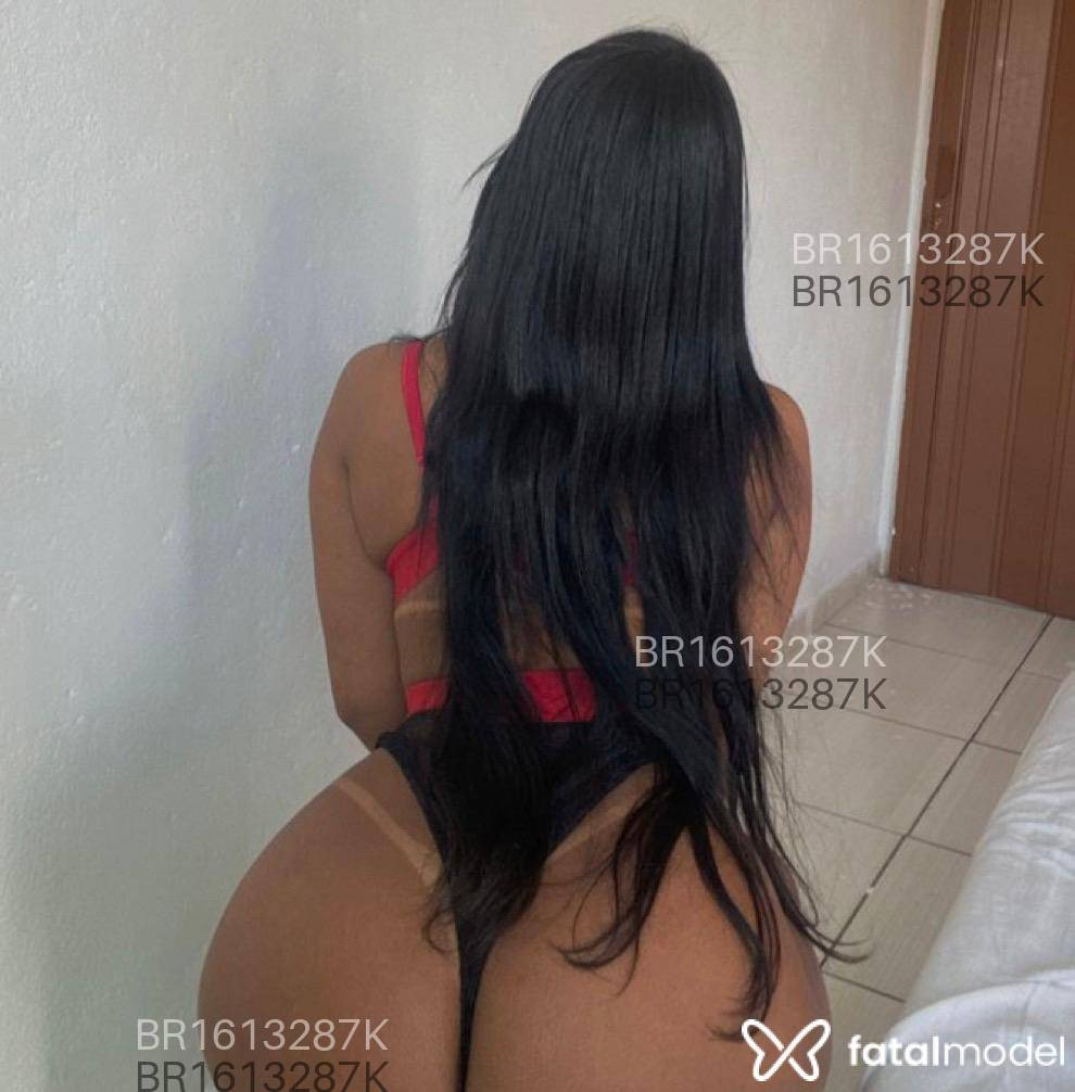 Acompanhante mulher morena (o) de olhos castanhos em Virtual Acompanhante mulher morena (o) de olhos castanhos em Virtual - Julia