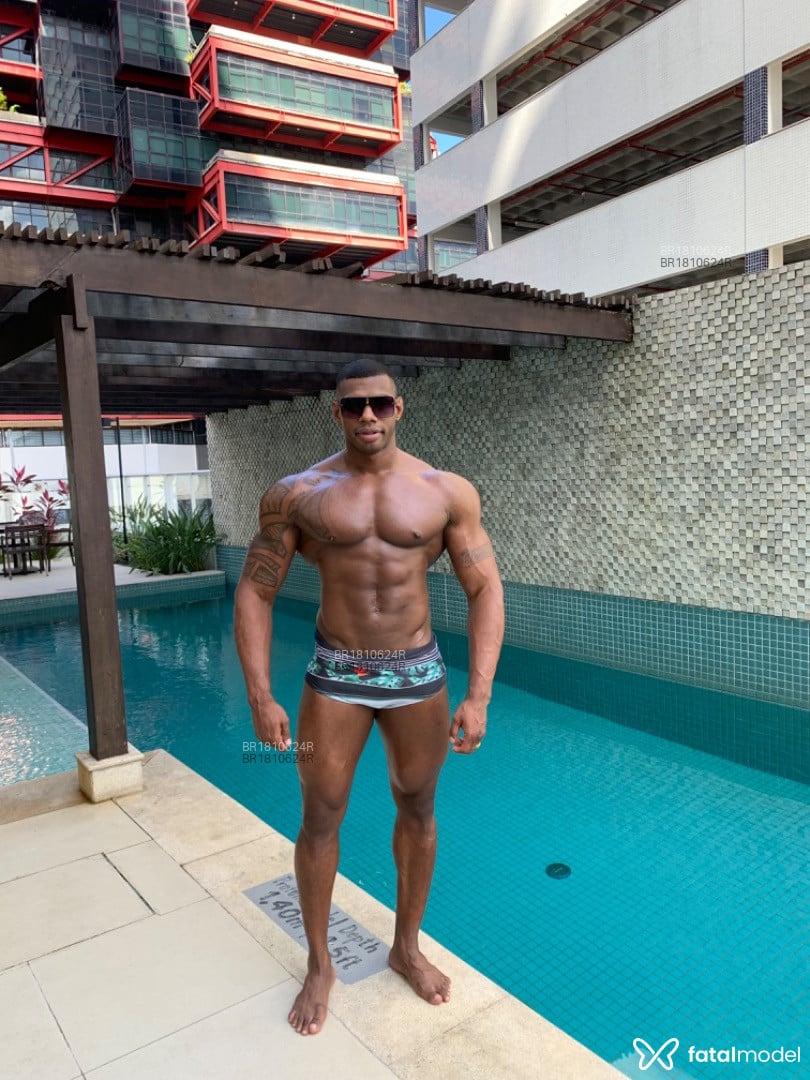 Acompanhante homem morena (o) de olhos pretos em Salvador - Wallace freitas