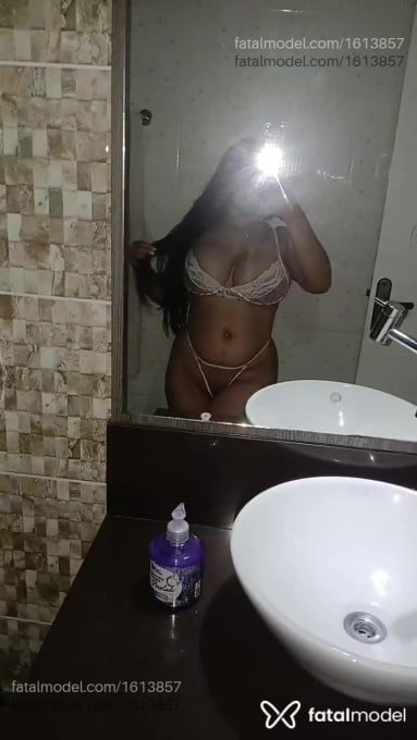 Acompanhante mulher com cabelo castanho de olhos castanhos em Santa Cruz do Sul Acompanhante mulher com cabelo castanho de olhos castanhos em Santa Cruz do Sul - Rafaella