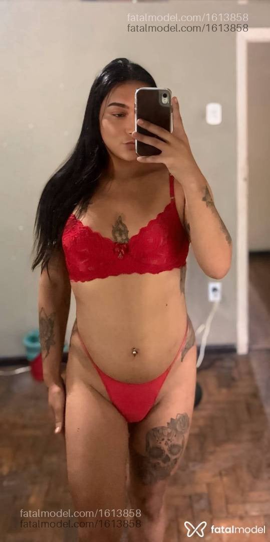 Acompanhante travesti com cabelo castanho de olhos castanhos em Resende - Júlie