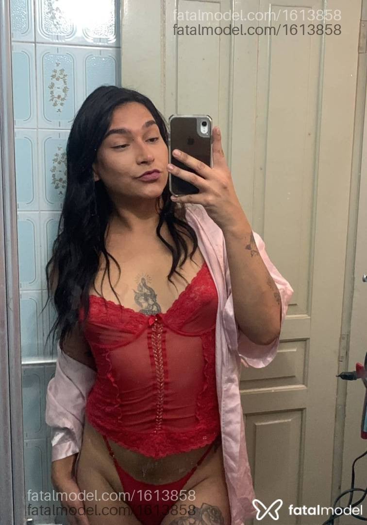 Acompanhante travesti com cabelo castanho de olhos castanhos - Júlie