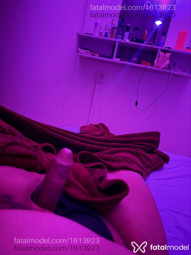 Acompanhante travesti morena (o) de olhos pretos - Natacha marçala