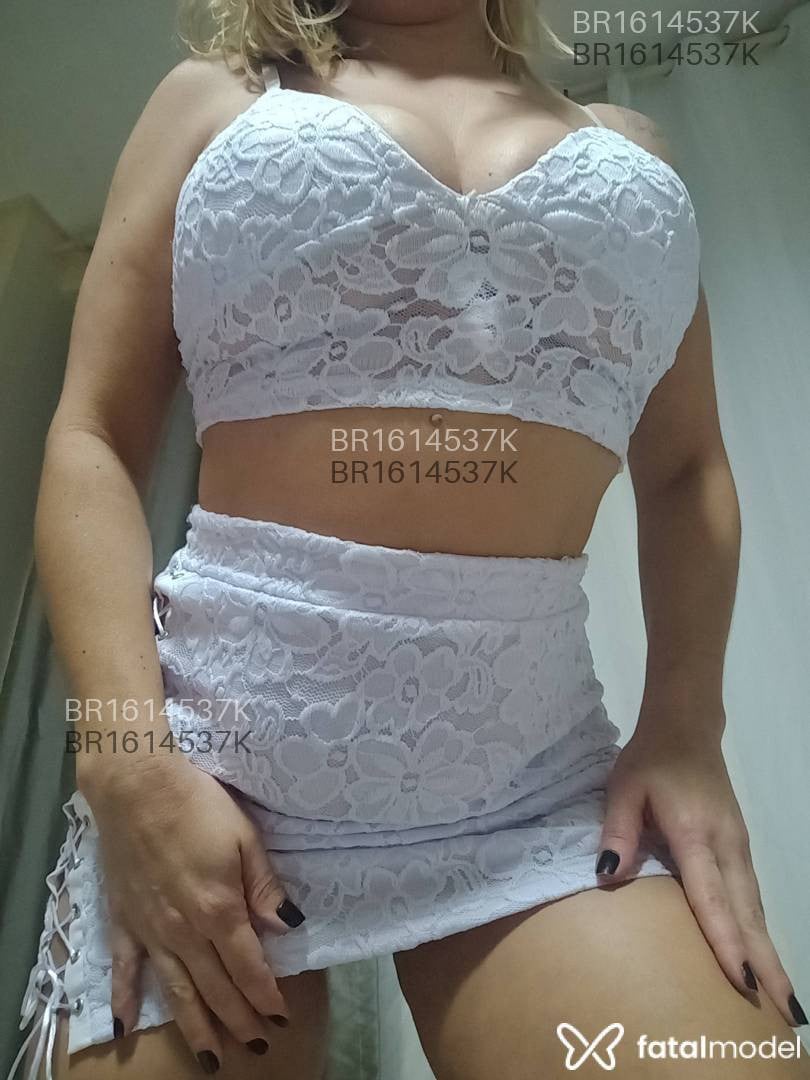 Acompanhante mulher loira (o) de olhos mel em Itapema - Melissa