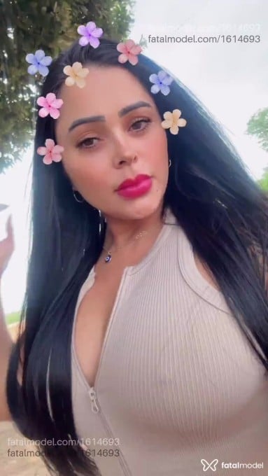 Acompanhante mulher morena (o) de olhos pretos em Alta Floresta - Crystalaunica