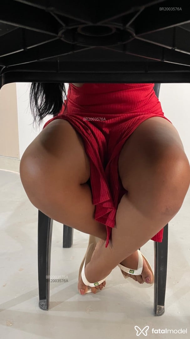 Acompanhante mulher com cabelo castanho de olhos castanhos em Luziânia - Débora Lima