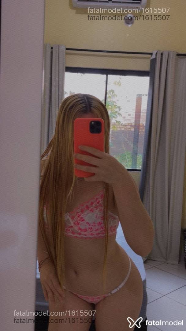 Acompanhante mulher loira (o) de olhos mel - Nicole
