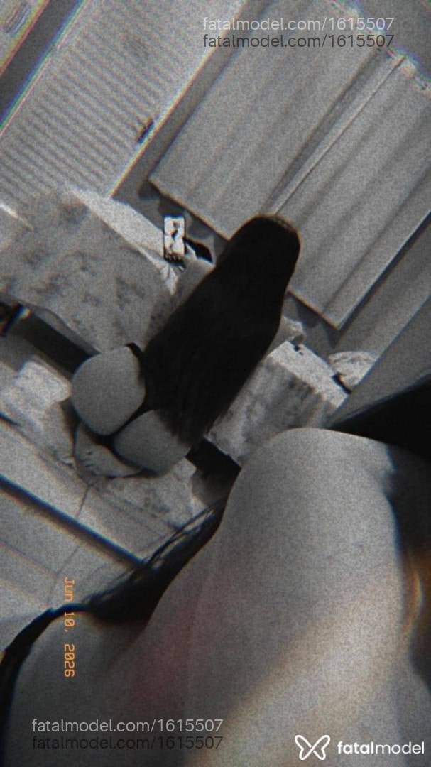 Acompanhante mulher com cabelo colorido de olhos mel - Nicole