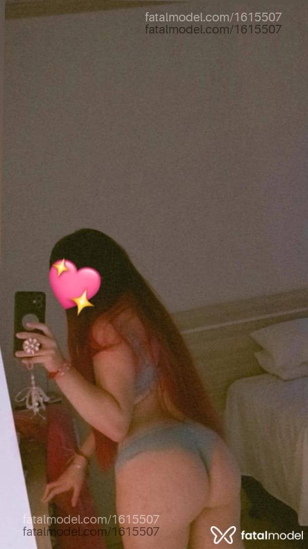 Acompanhante mulher com cabelo colorido de olhos mel em Rondonópolis - Nicole