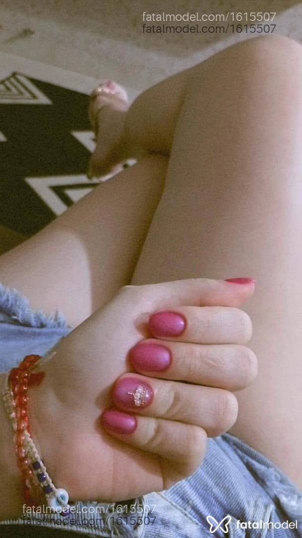 Acompanhante mulher com cabelo colorido de olhos mel em Sinop - Nicole