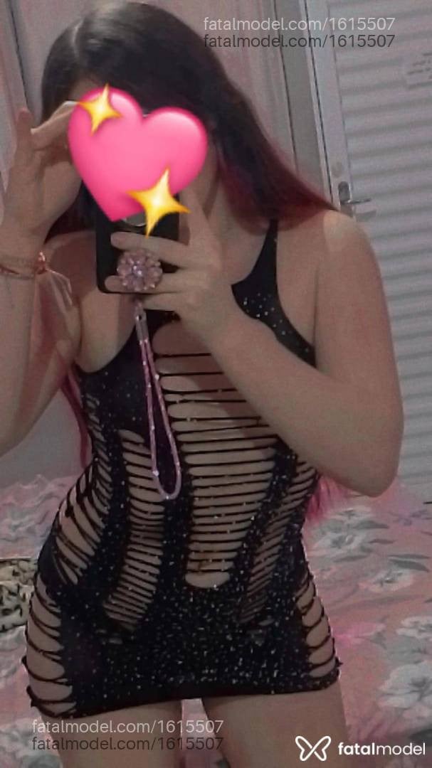 Acompanhante mulher com cabelo colorido de olhos mel em Rondonópolis - Nicole