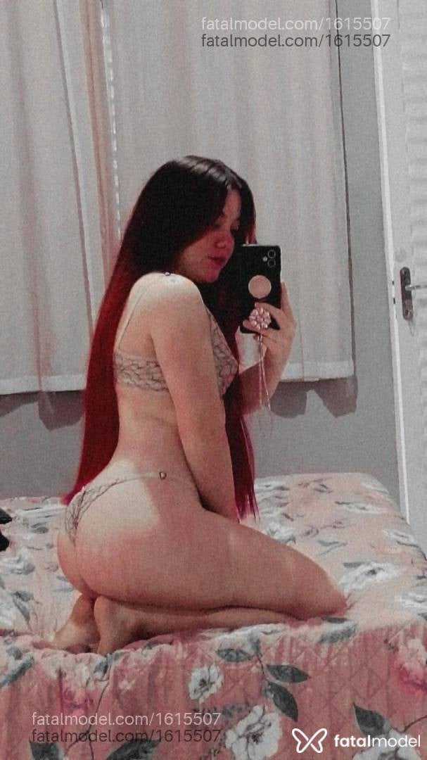 Acompanhante mulher com cabelo colorido de olhos mel em Pimenta Bueno - Nicole