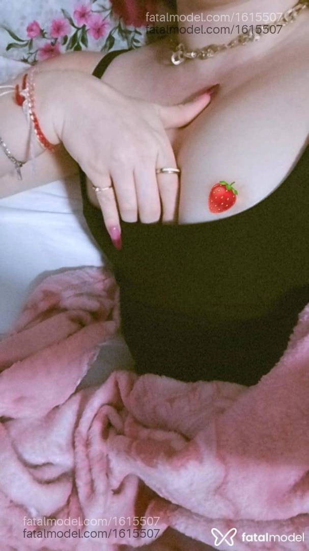 Acompanhante mulher com cabelo colorido de olhos mel em Sinop - Nicole