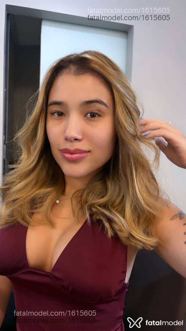 Acompanhante mulher morena (o) de olhos castanhos em Goiânia Acompanhante mulher morena (o) de olhos castanhos em Goiânia - CELINE ALVES