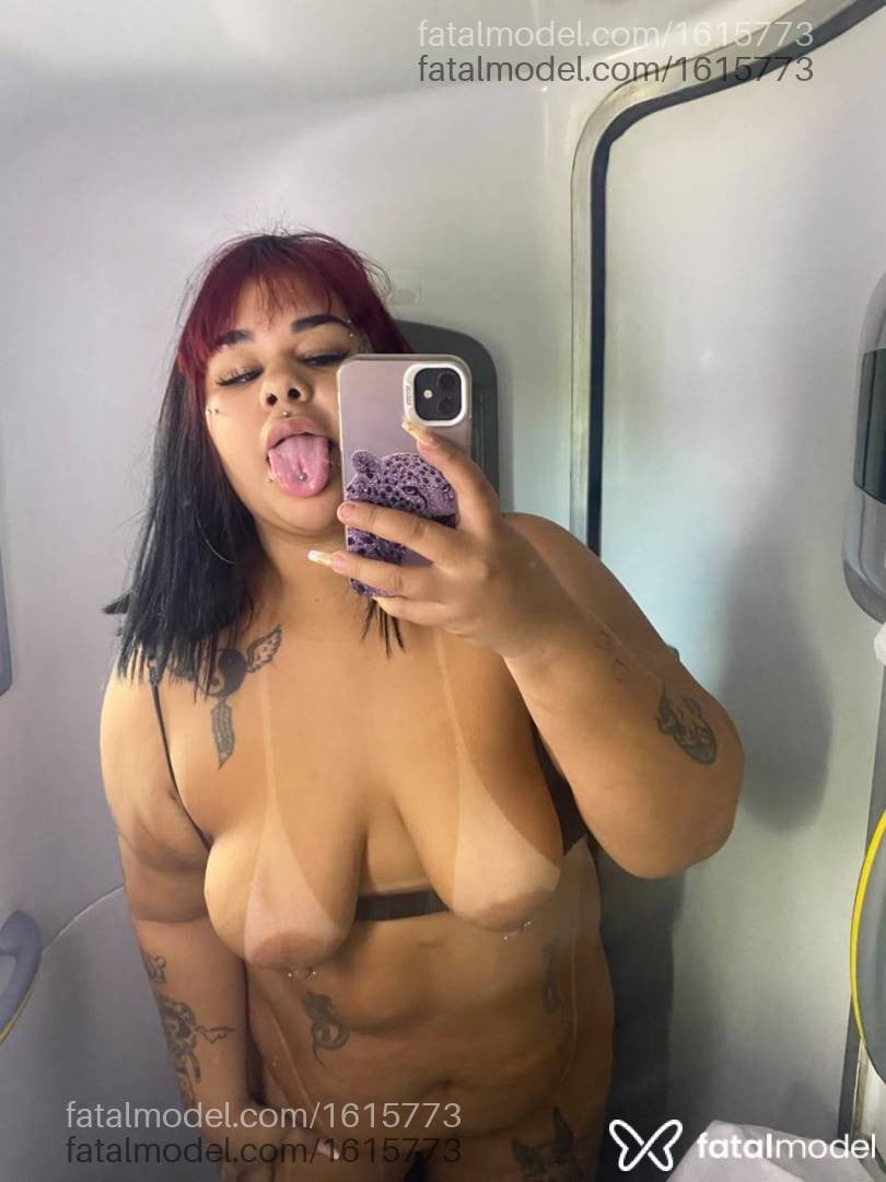 Acompanhante mulher morena (o) de olhos castanhos - Charlouttx