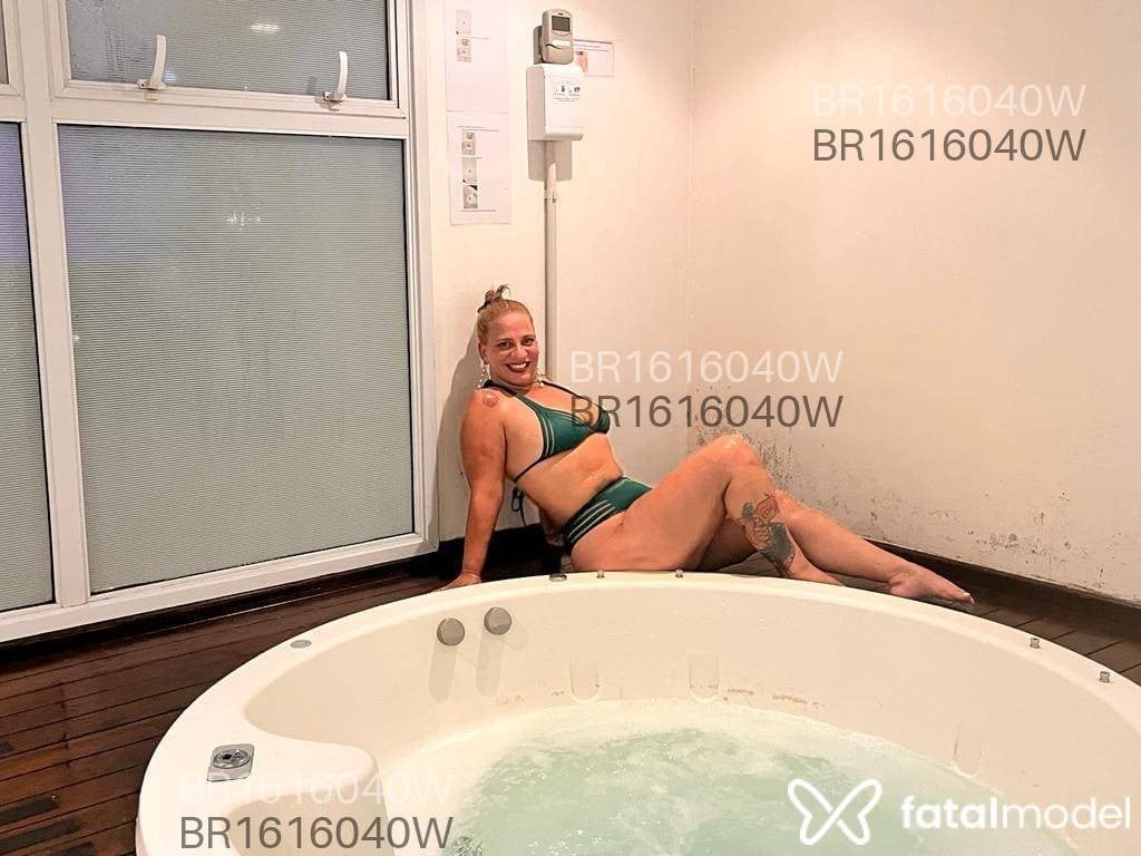 Acompanhante mulher loira (o) de olhos verdes em Caraguatatuba - Iara Monteiro
