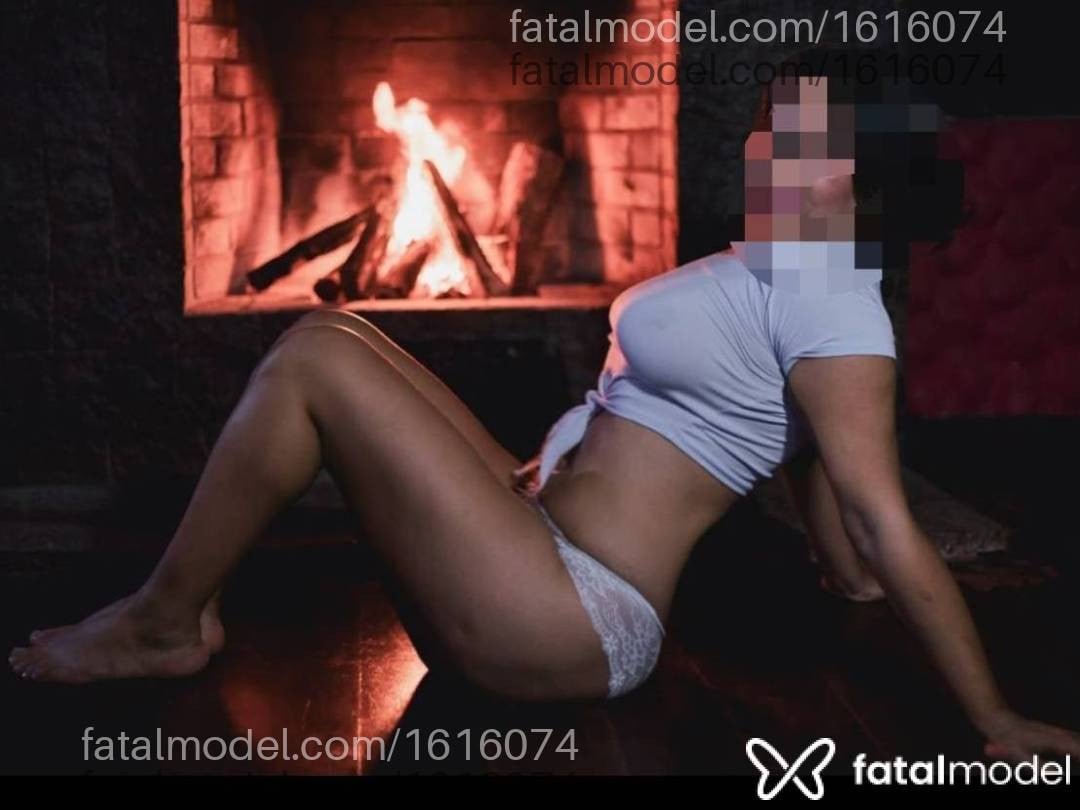 Acompanhante mulher com cabelo castanho de olhos castanhos - Orlanda Massot