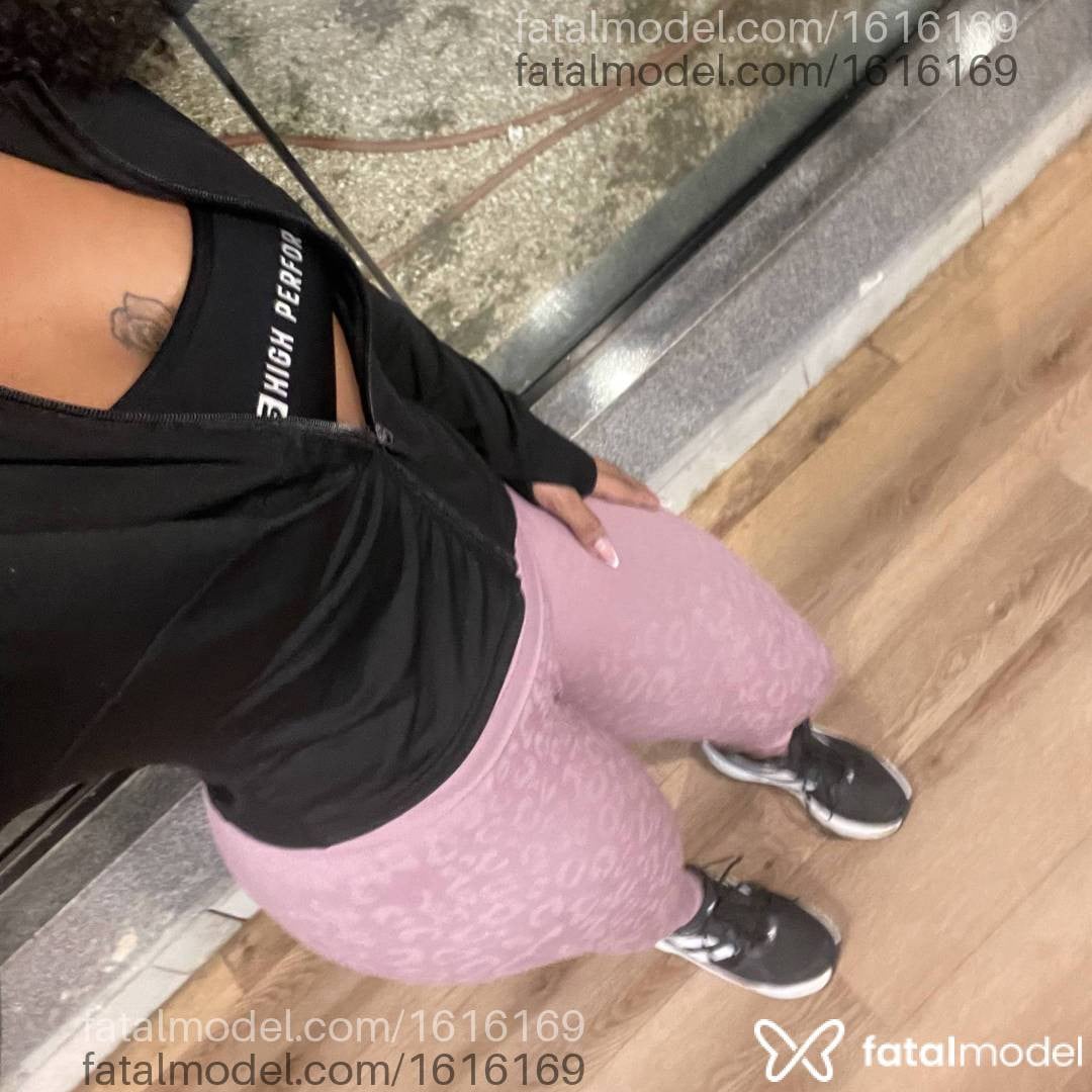 Acompanhante mulher com cabelo castanho de olhos castanhos - Gabriela