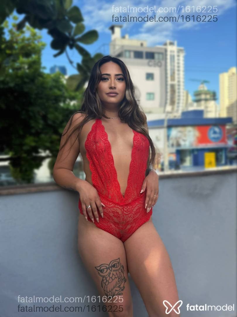 Acompanhante mulher morena (o) de olhos castanhos em Balneário Camboriú - Ágatha