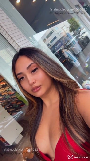 Acompanhante mulher morena (o) de olhos castanhos em Balneário Camboriú - Ágatha