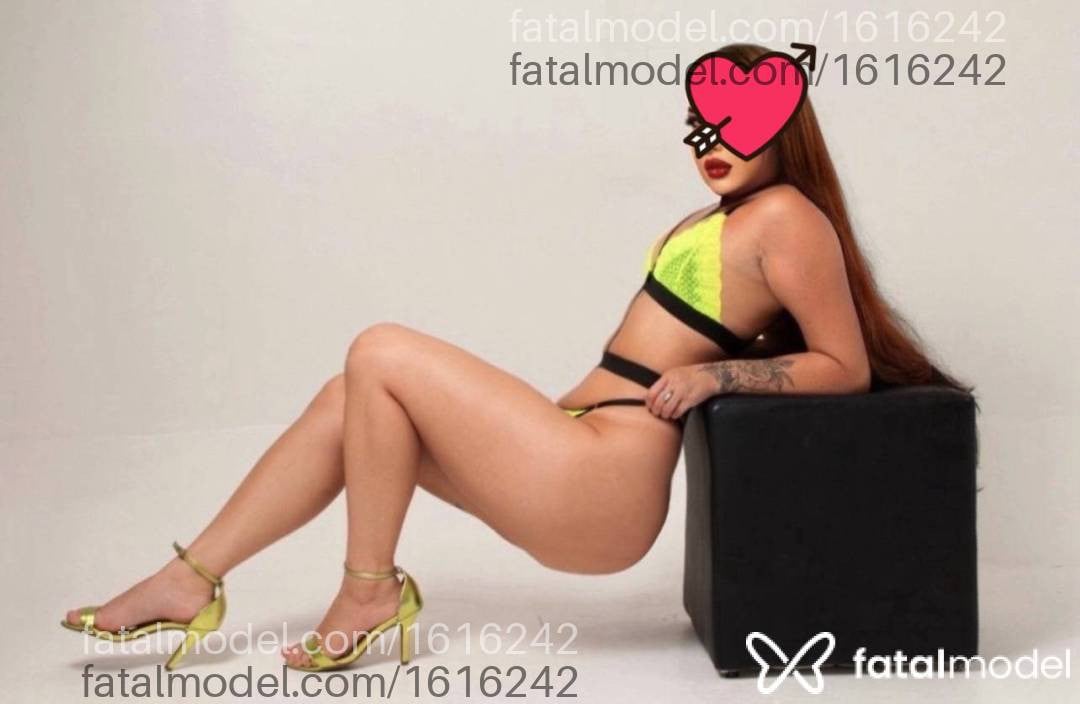 Acompanhante mulher ruiva (o) de olhos castanhos - Victória Yoshida