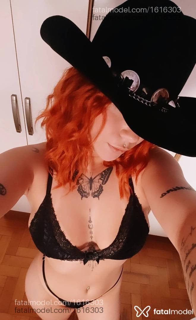 Acompanhante mulher ruiva (o) de olhos mel - Nicolly