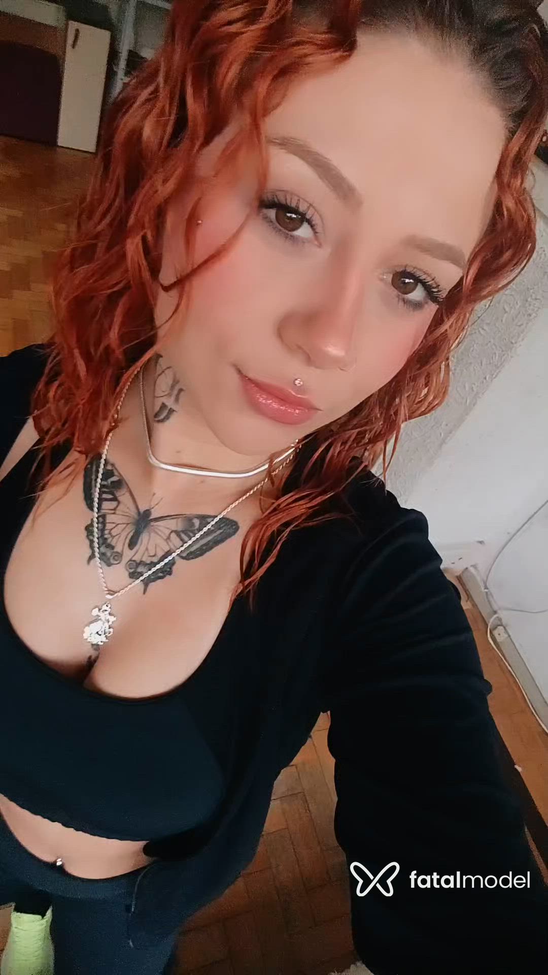 Acompanhante mulher ruiva (o) de olhos mel - Nicolly