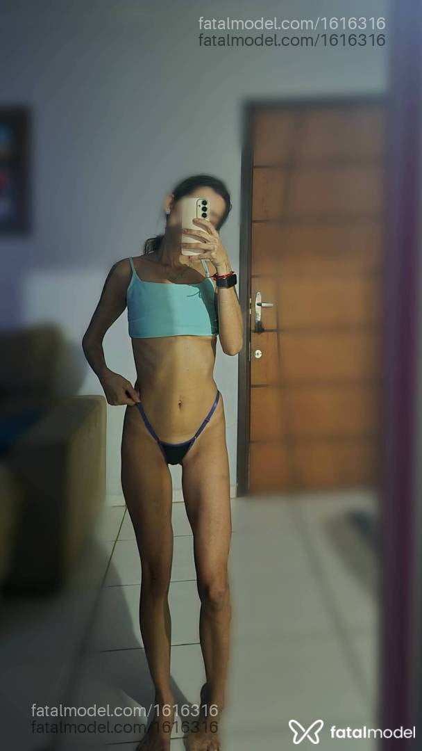 Acompanhante mulher com cabelo castanho de olhos castanhos - Anna