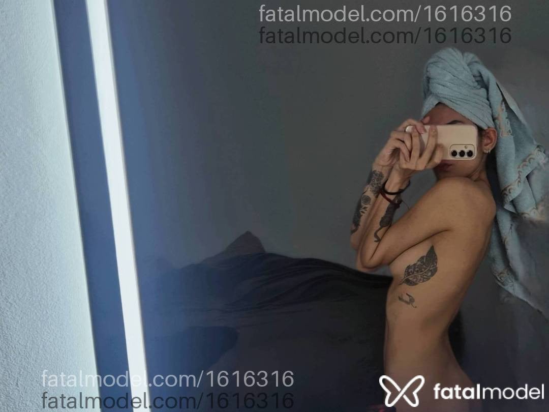Acompanhante mulher com cabelo castanho de olhos castanhos - Anna
