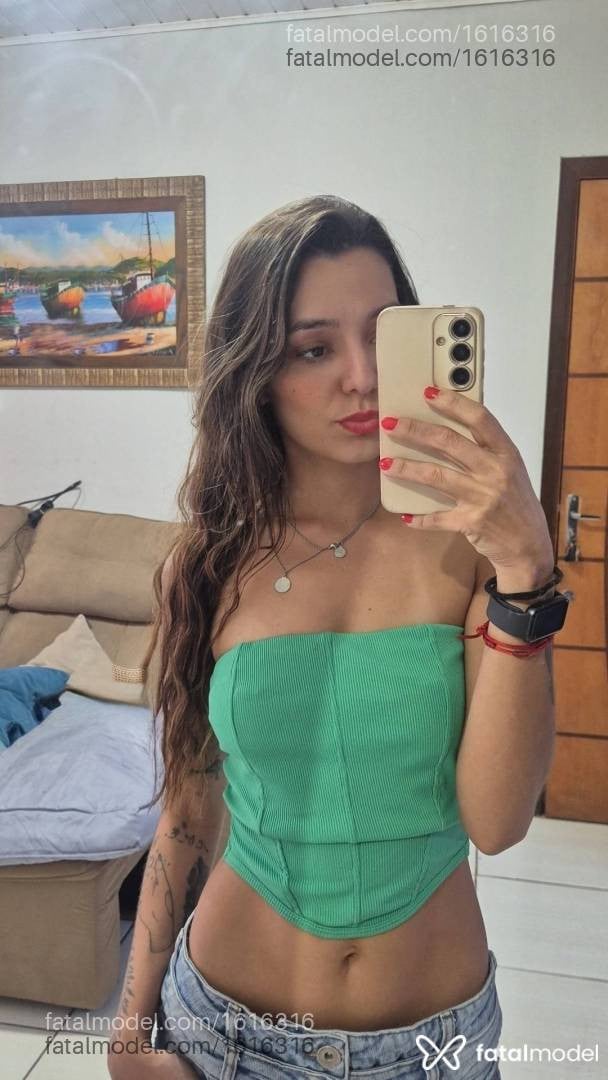 Acompanhante mulher com cabelo castanho de olhos castanhos em Sinop - Anna