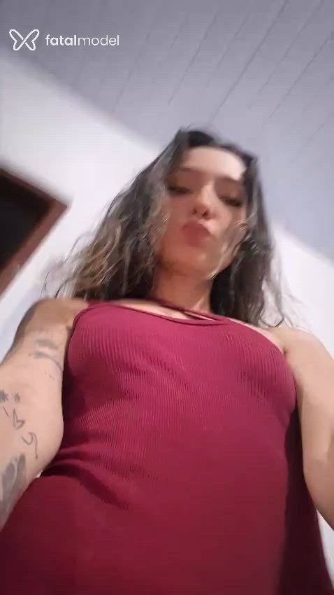 Acompanhante mulher com cabelo castanho de olhos castanhos em Lucas do Rio Verde Acompanhante mulher com cabelo castanho de olhos castanhos em Lucas do Rio Verde - Anna