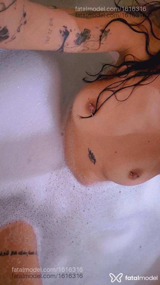Acompanhante mulher com cabelo castanho de olhos castanhos - Anna