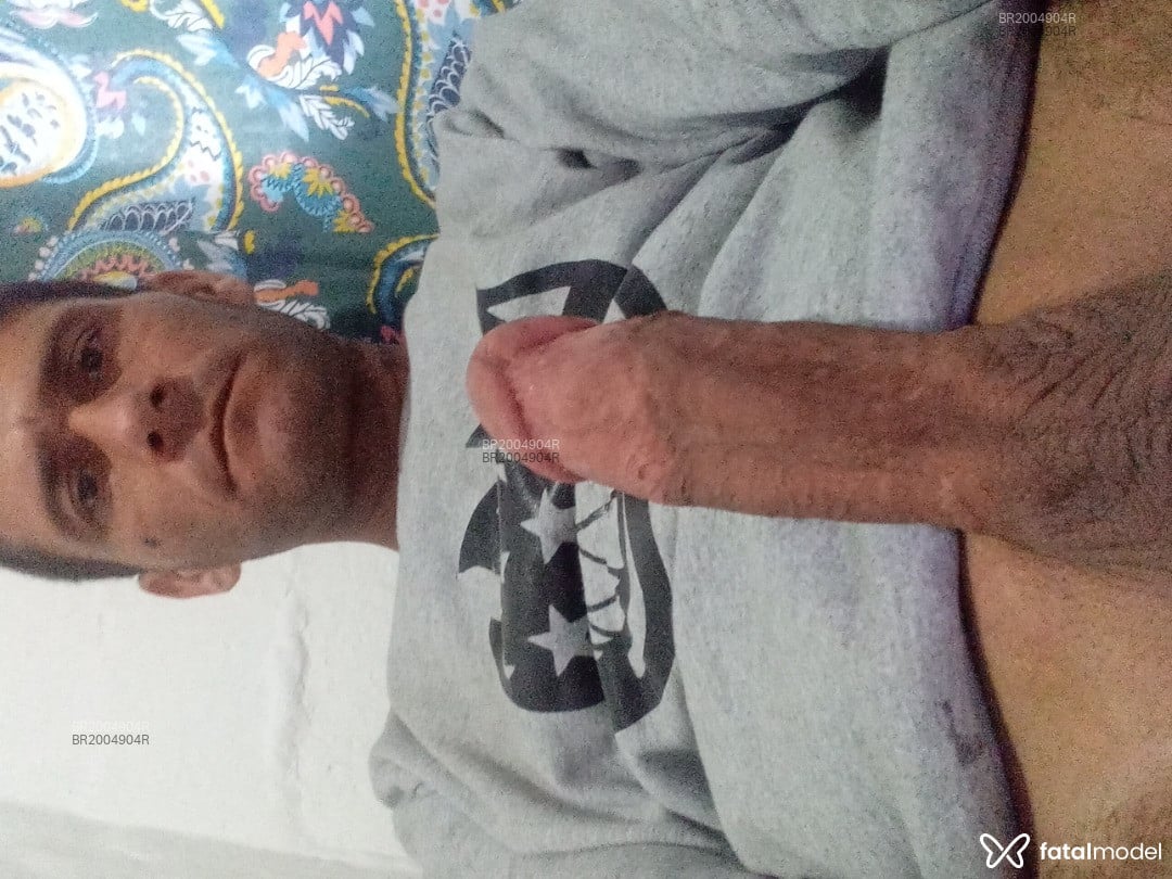 Acompanhante homem com cabelo castanho de olhos castanhos em São Vicente Acompanhante homem com cabelo castanho de olhos castanhos em São Vicente - Mateus