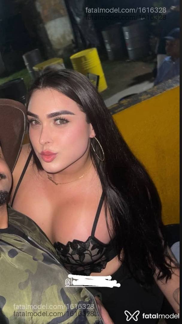 Acompanhante mulher trans morena (o) de olhos verdes em Virtual - Lorena Angel