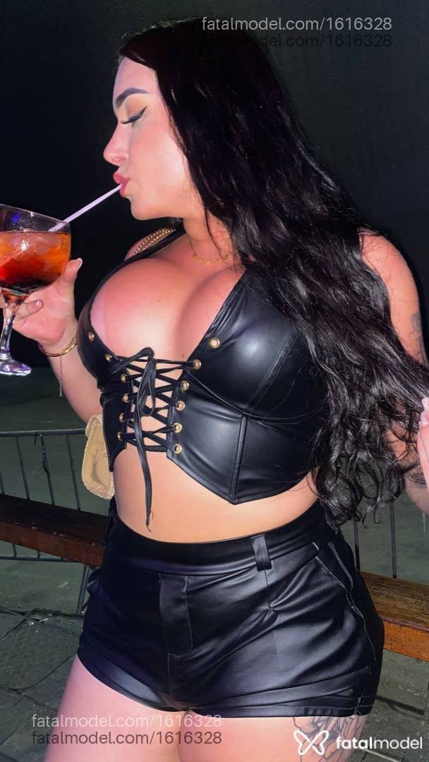 Acompanhante mulher trans morena (o) de olhos verdes em Virtual - Lorena Angel