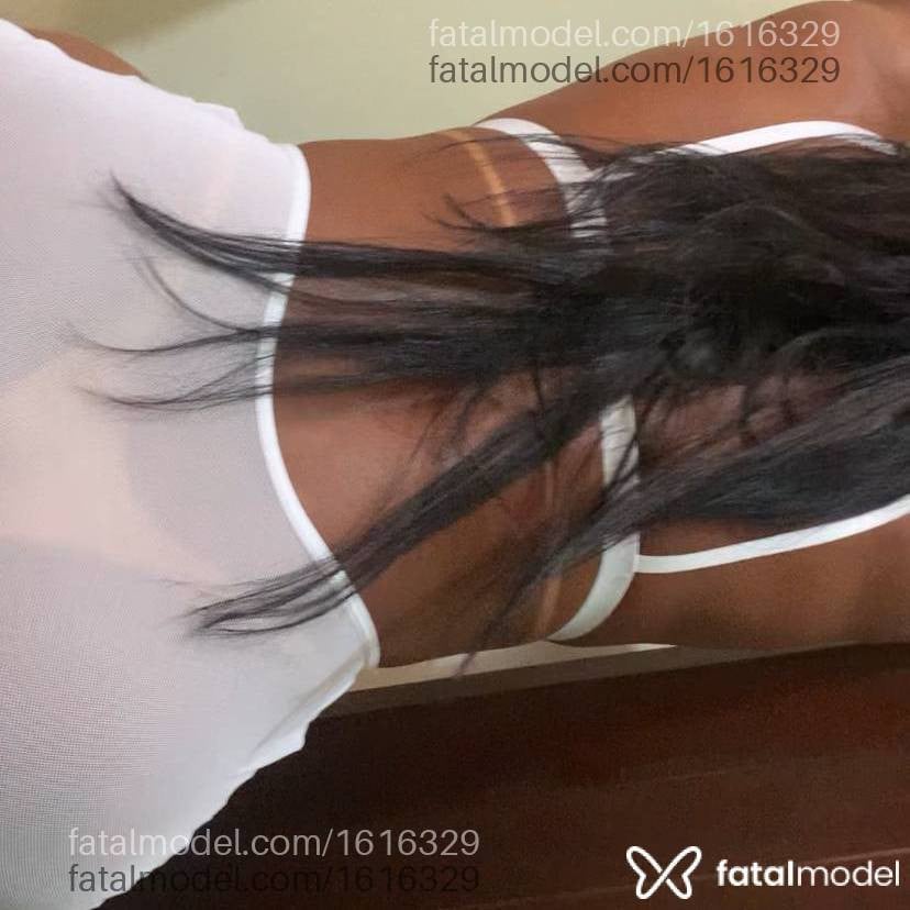 Acompanhante mulher com cabelo castanho de olhos castanhos - Livia Schneider