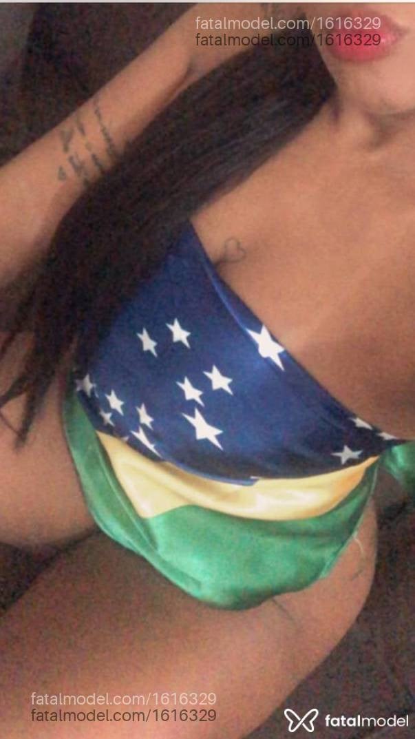 Acompanhante mulher com cabelo castanho de olhos castanhos - Livia Schneider